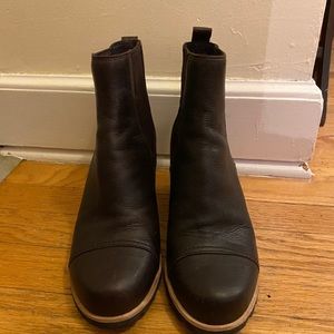 Brown leather wedge Ugg boots